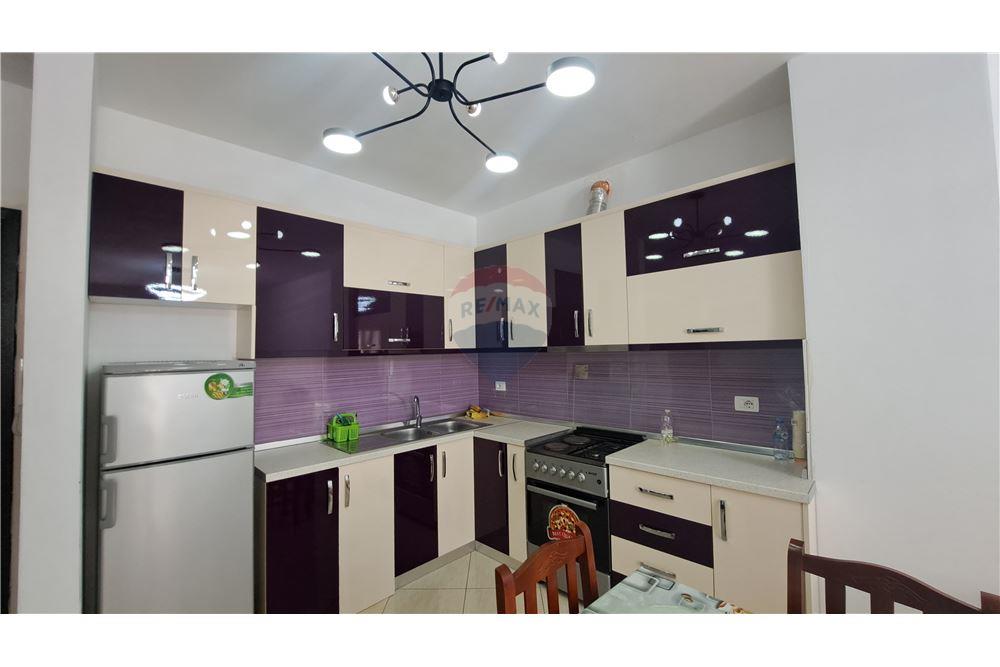 Apartament 1+1 ne shitje,Lungomare,Vlore
