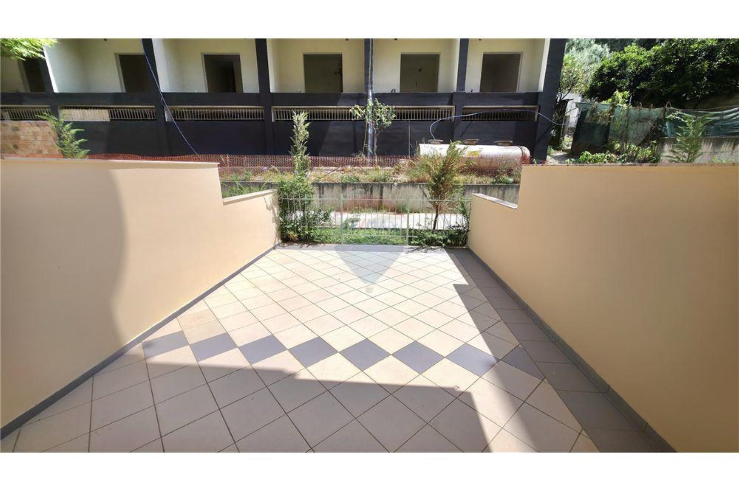 🏡 GARSONIERE PËR SHITJE – UJI I FTOHTË, VLORË