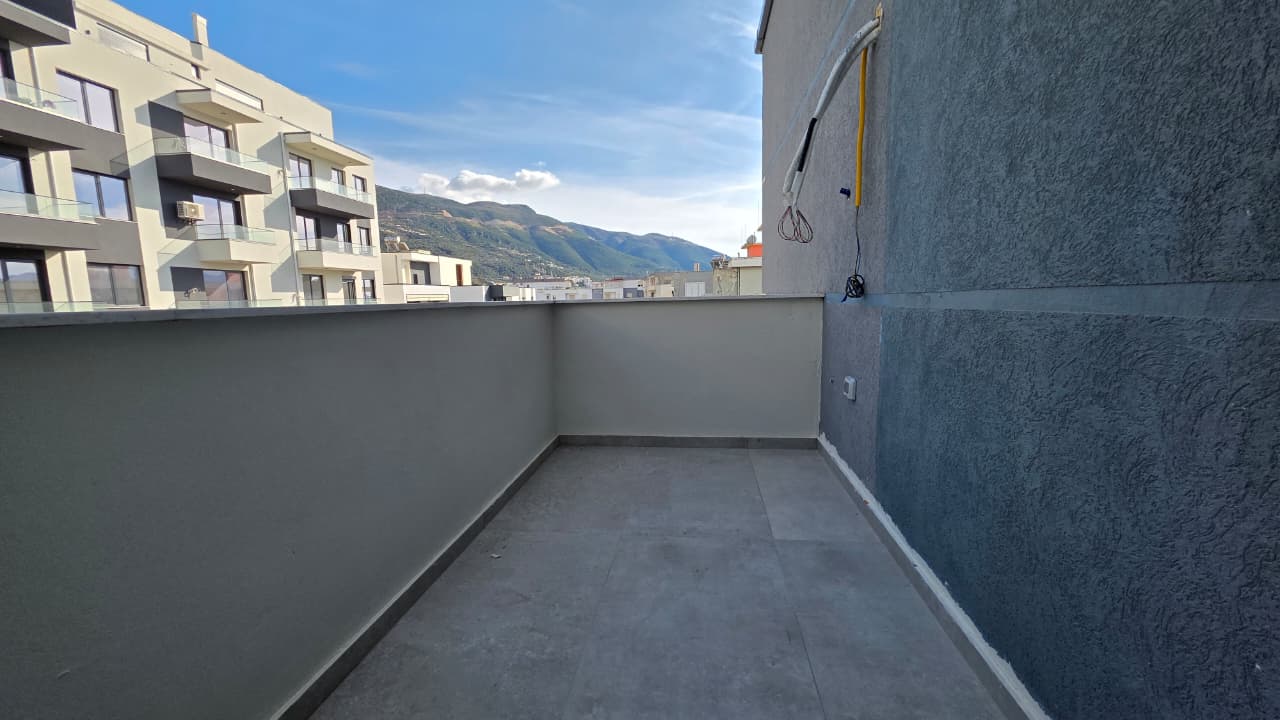 🌊 APARTAMENT 2+1+2 PËR SHITJE – LUNGOMARE, VLORË 🏡