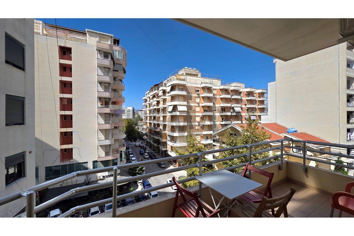 🏡 APARTAMENT 1+1 ME QIRA – LUNGOMARE, VLORË 🌊 2