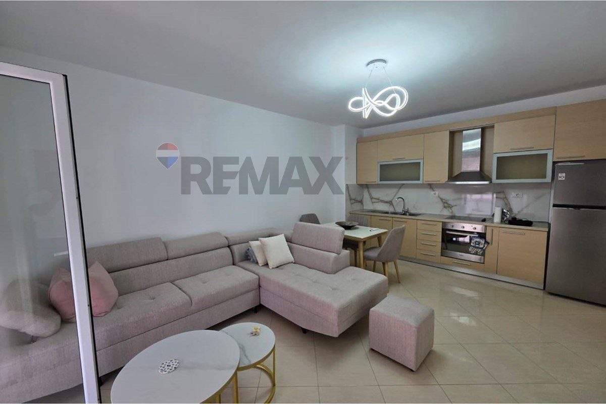 🏢 APARTAMENT 1+1 ME QIRA – KOMPLEKSI OSLO, LUNGOMARE, VLORË 4
