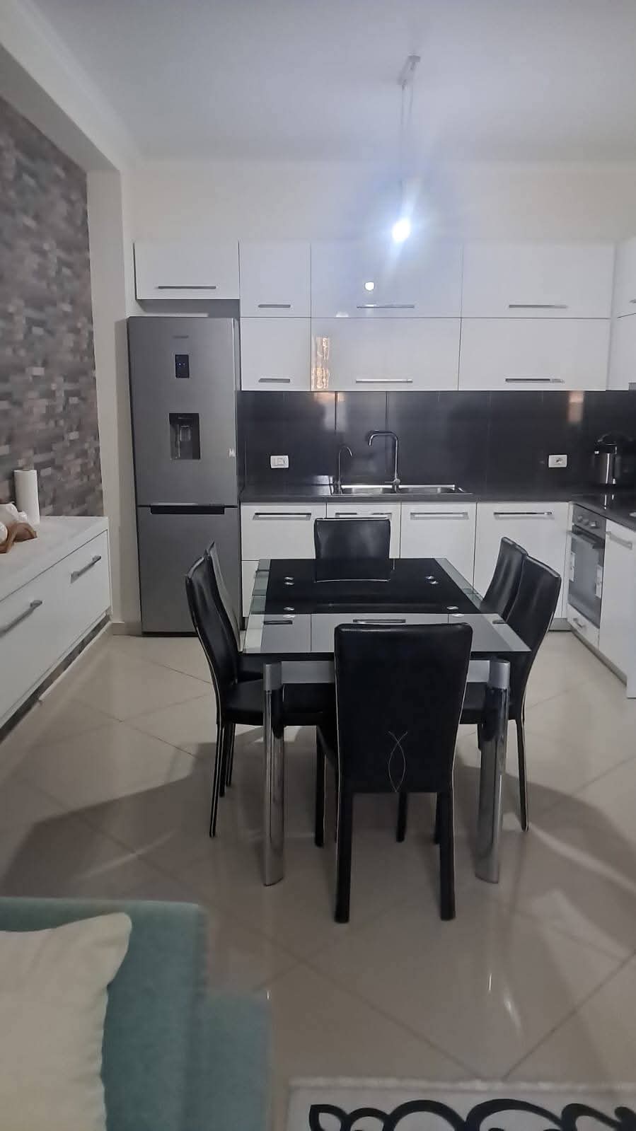 Jepet apartament me qera ditore ne Vlore . Per pushimet tuaja 2