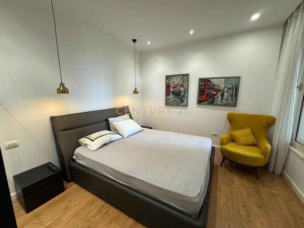 APARTAMENT PER SHITJE TE RRUGA E RE E PORTIT 3