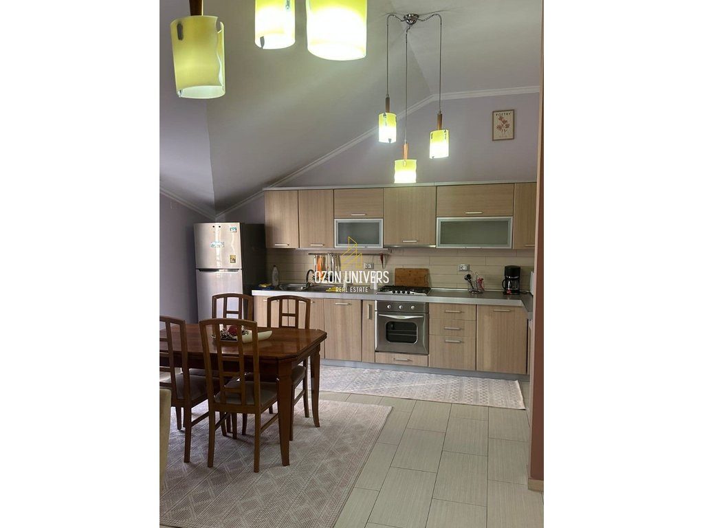 Apartament 3+1+parkim për qira tek Komuna e Parisit! 3