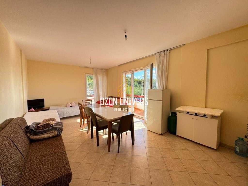 Apartament 1+1+Verandë për shitje në Linzë!