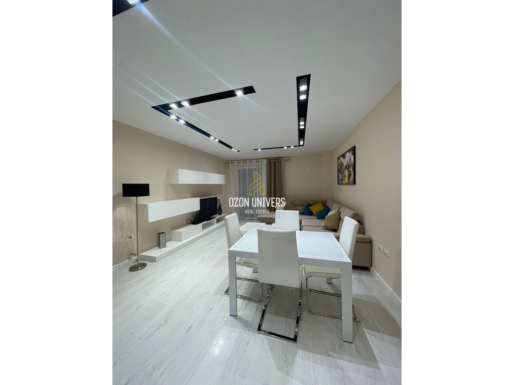 Apartament 3+1 me 2 garazhe për qira, tek Rezidenca Nova, Kodra e Diellit! 4