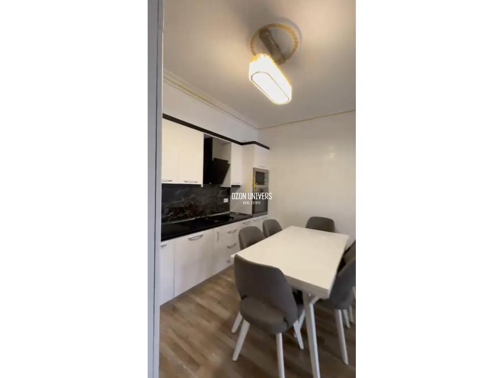 Apartament 2+1+2 me post parkimi për qira tek Green City Residence 2