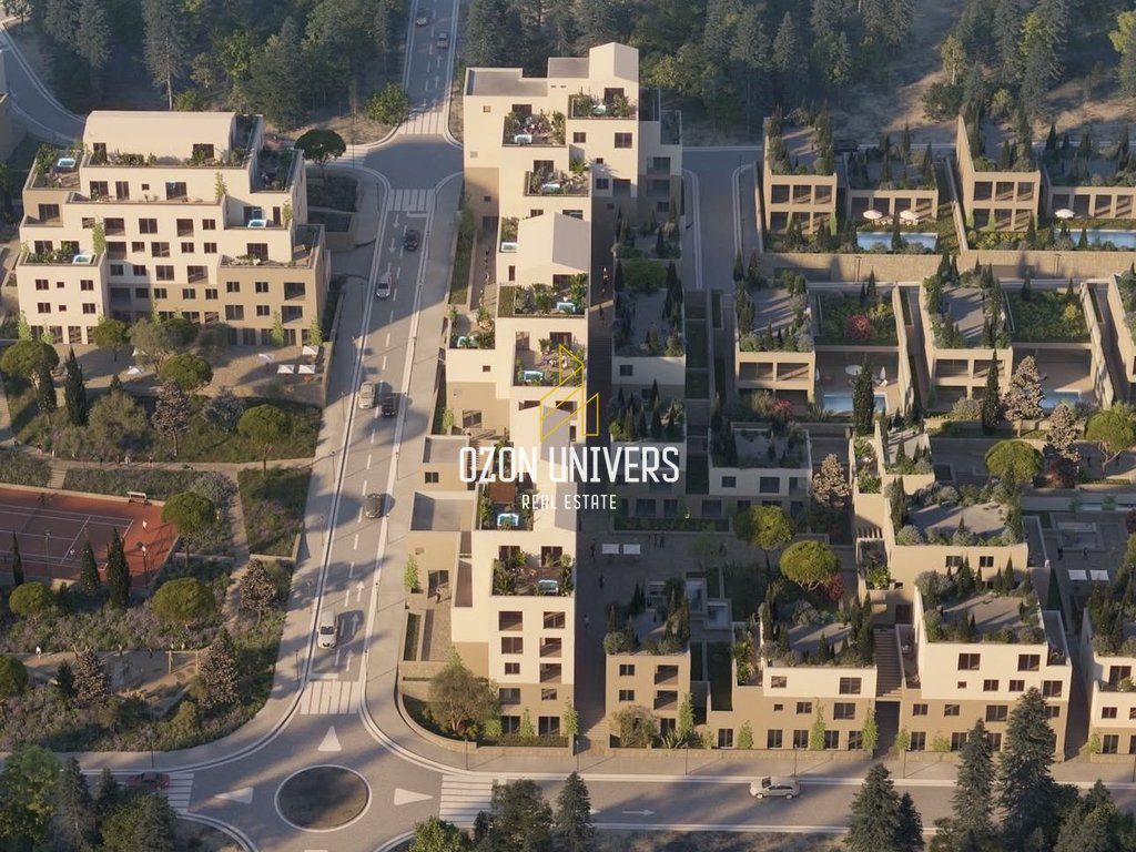 Apartament 2+1 me Oborr për shitje tek Village Square – Drimadhë, Çmim Kleringu! 1