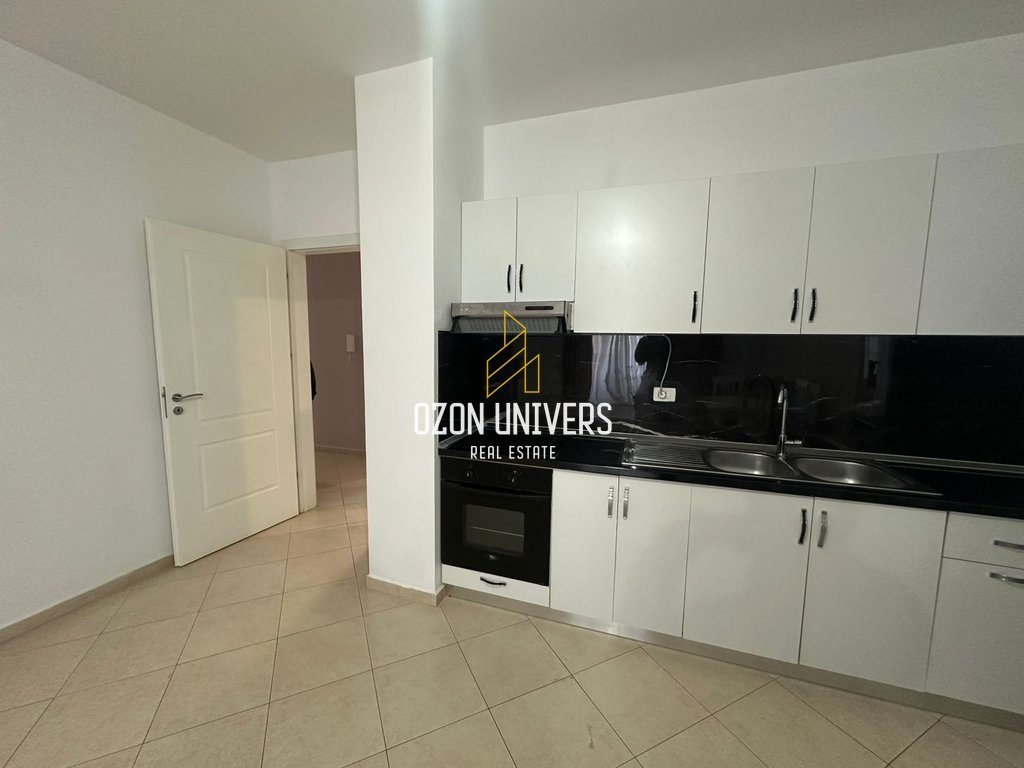 Apartament 3+1+2 me 2 poste parkimi, tek 5 Maji! 4