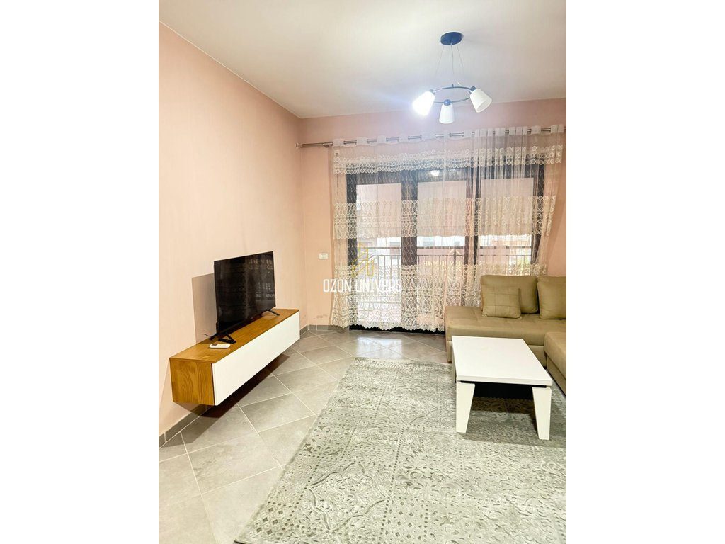 Apartament 1+1 Për Qira Tek Green City, Astir 2