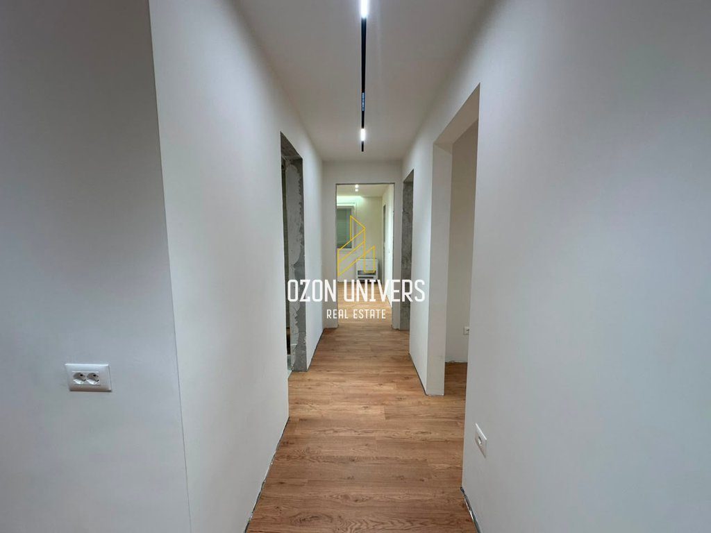 Apartament për zyra 2+1+2 për qira, Ish Ekspozita ! 4