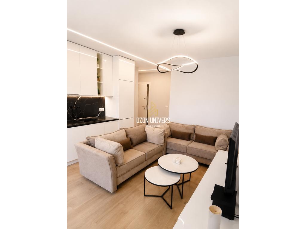 Apartament 1+1 për shitje tek Komuna e Parisit!