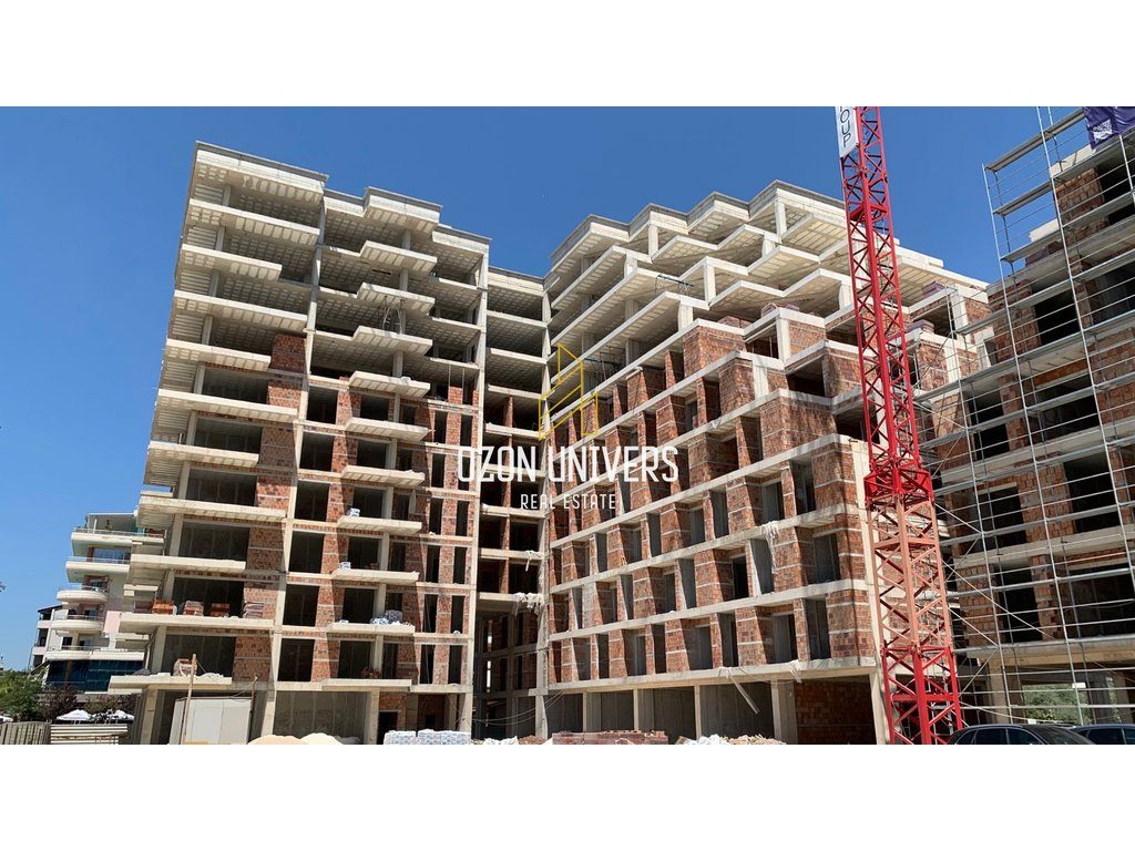 Apartament 1+1 për shitje , me pamje nga deti në Lungomare, Vlorë!