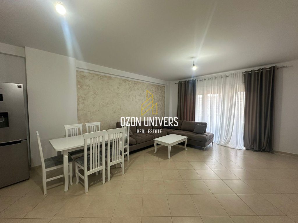 Apartament 3+1+2 me 2 poste parkimi, tek 5 Maji!