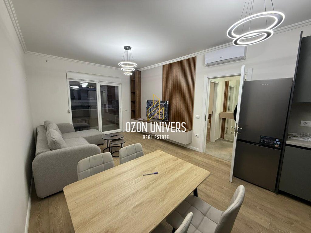 Apartament 1+1 për qira, tek Komuna e Parisit!