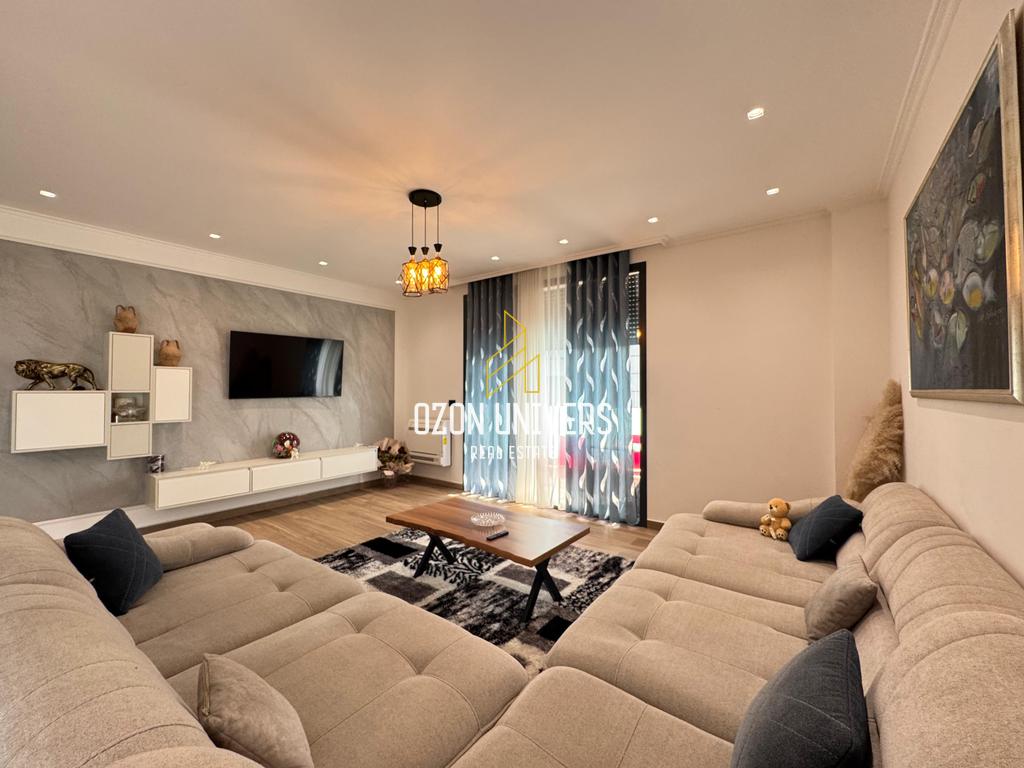Apartament 2+1+2+Parking për qira në Rezidencë në TEG! 3