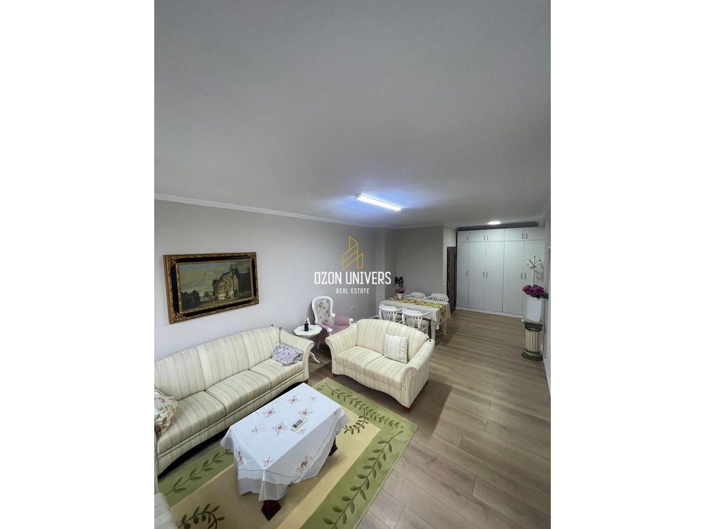 Apartament 2+1+2 për qira, në Qendër 2