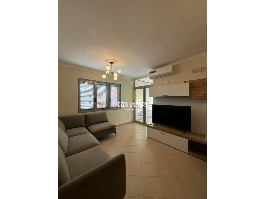 Jepet Apartament me Qira 3+1+2 në Fresk 3