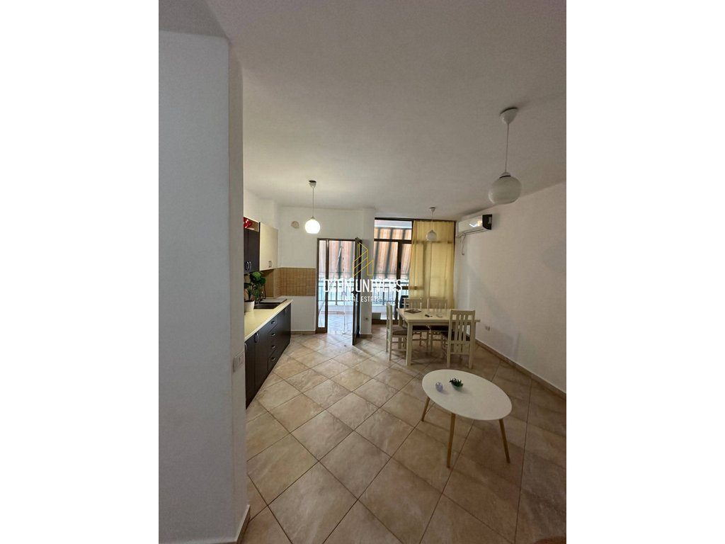 Apartament 1+1 për qira në Yzberisht! 2