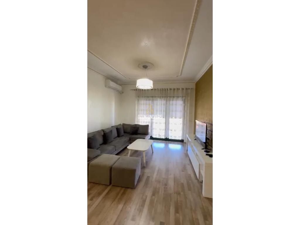 Apartament 2+1+2 me post parkimi për qira tek Green City Residence