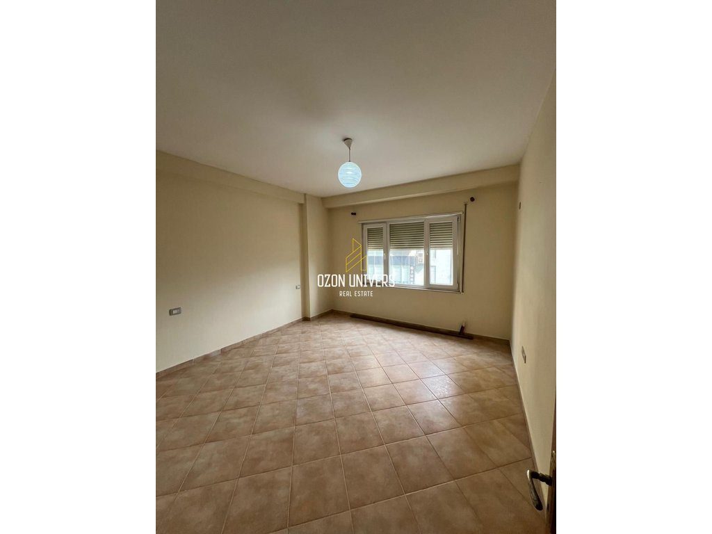 Apartament 2+1+2 me qira per banim ose biznes, në Astir pranë Oslo Bar! 4