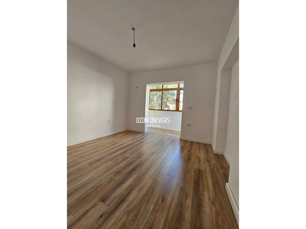 Shitet Apartament 1+1 tek Mozaiku i Tiranës –pranë Zogut të Zi! 2