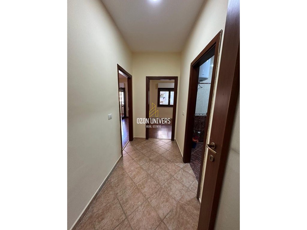 Jepet me qira apartament 2+1+2, tek Komuna e Parisit! 4