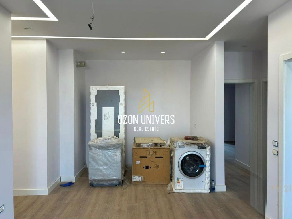 Apartament 2+1+Parkim në shitje pranë Shkollës së Kuqe. 3