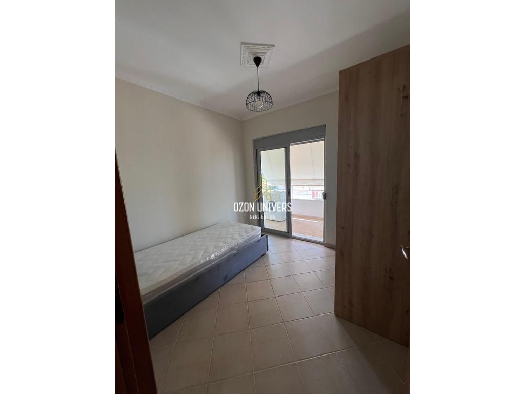 Jepet Apartament me Qira 3+1+2 në Fresk 4