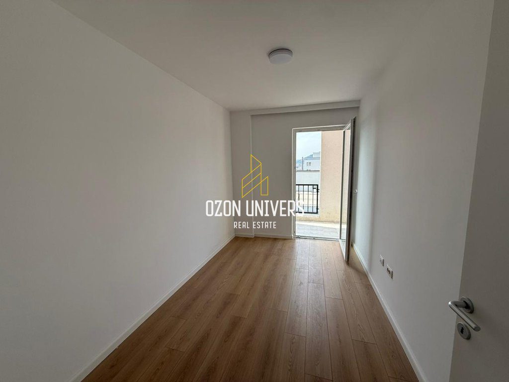 Apartament 2+1 për Qira tek Rruga e Qelqit, Kombinat! 4