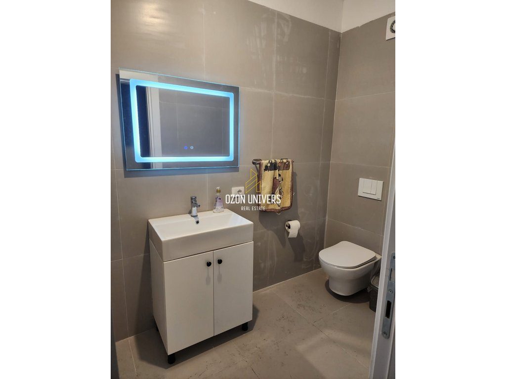 Apartament 2+1+post parkimi për qira, tek Univers City 4
