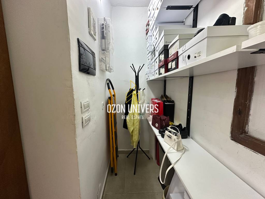 Biznes Këpucësh për Shitje, Myslym Shyr! 4