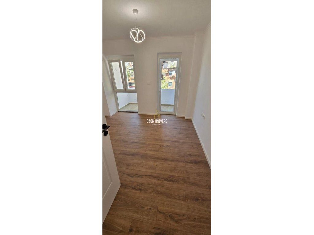 Shitet Apartmanet 2+1 tek Rruga e Kavajes