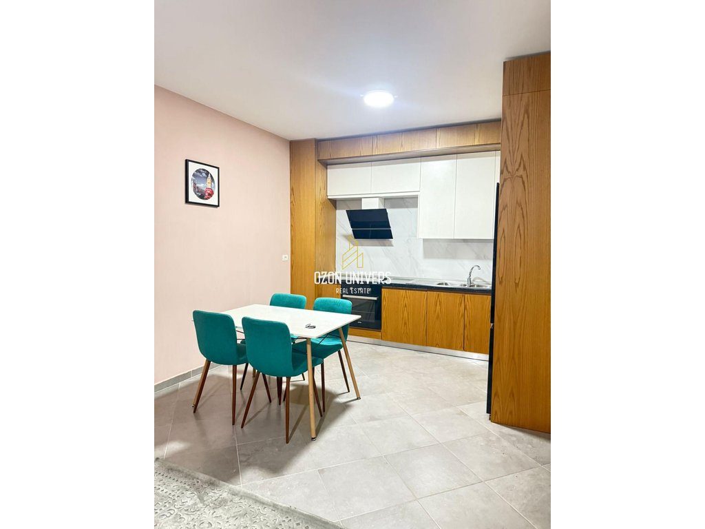 Apartament 1+1 Për Qira Tek Green City, Astir 3