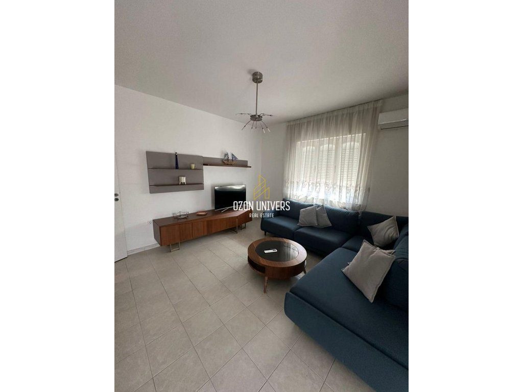 Apartament 2+1 me Ballkon për Qira, Rruga Qemal Stafa, Tiranë