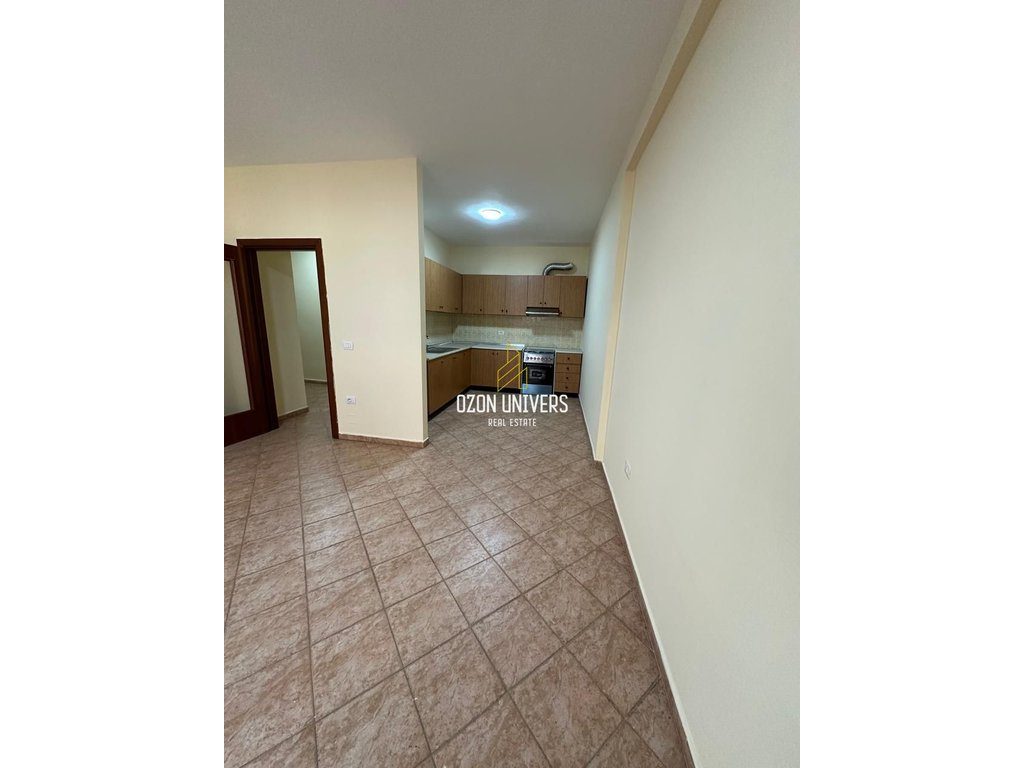 Jepet me qira apartament 2+1+2, tek Komuna e Parisit!