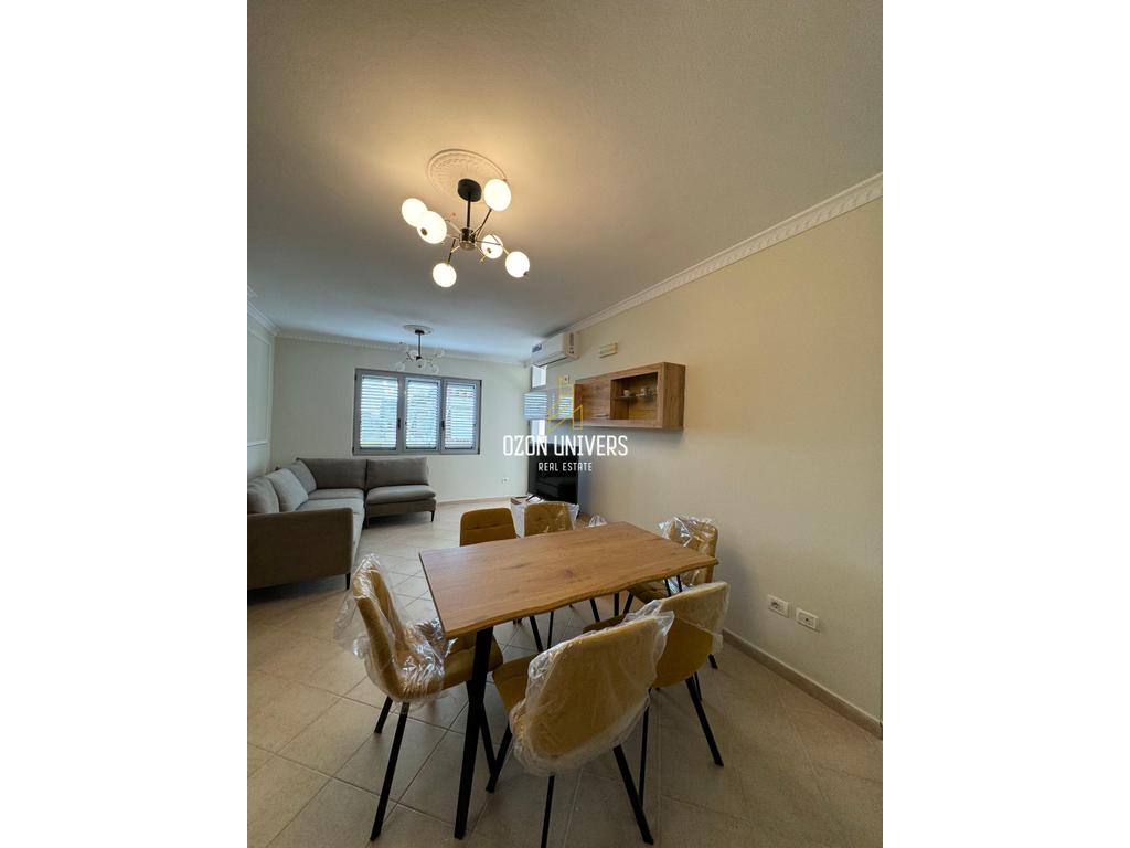 Jepet Apartament me Qira 3+1+2 në Fresk