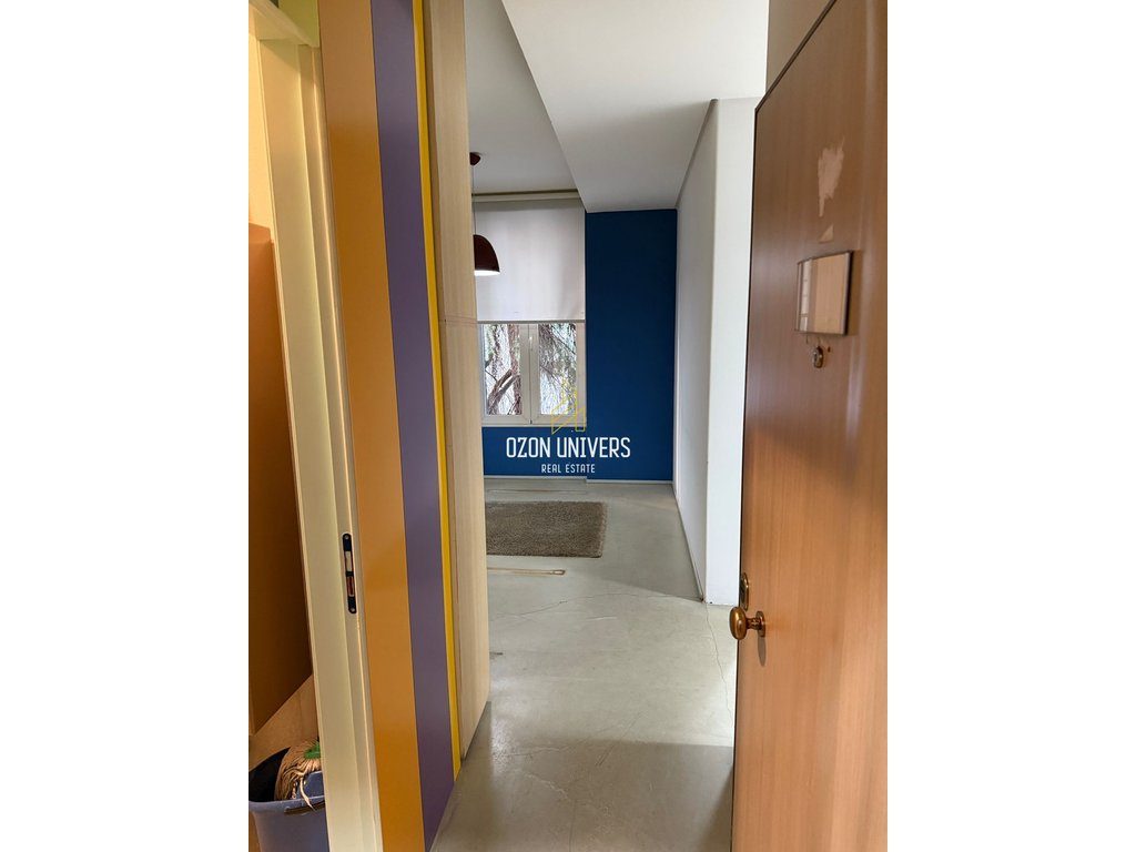 Apartament 1+1 buzë rruge, me qira për biznes në Bllok! 4