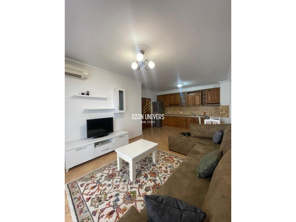 Apartament 2+1+2 për qira, tek Komuna e Parisit! 2