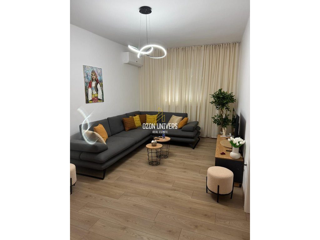 Apartament 2+1 me qira në rrugën e Durrësit, tek Kafe Flora