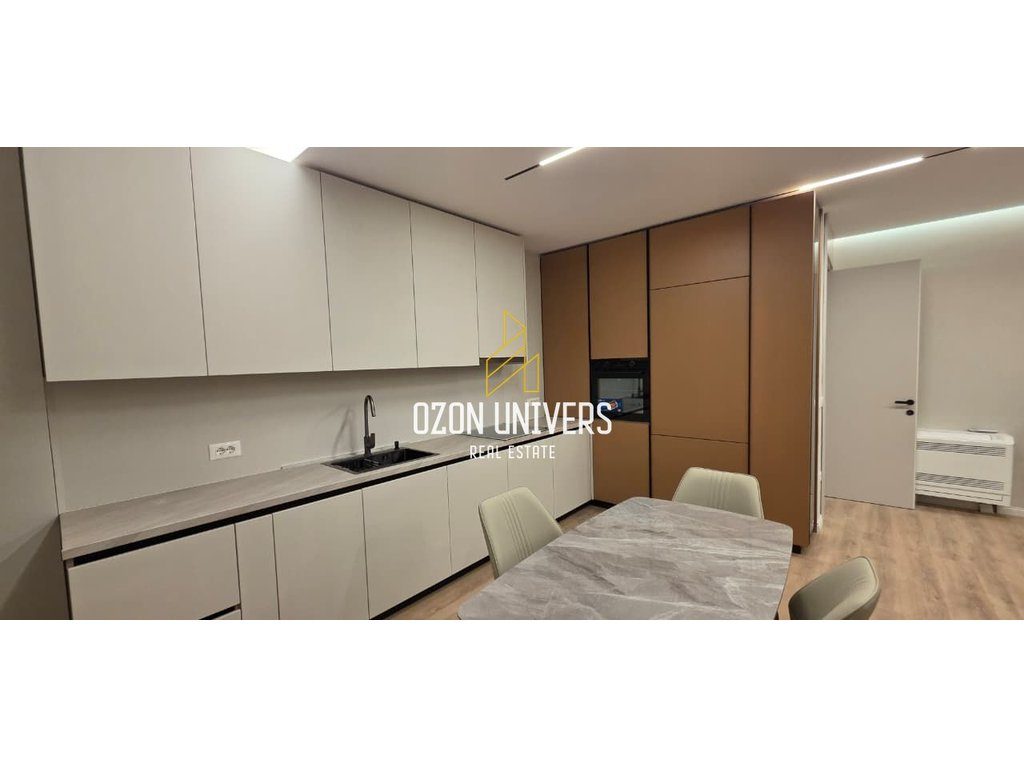 Apartament 2+1+2 për qira, tek Rruga e Barrikadave 4