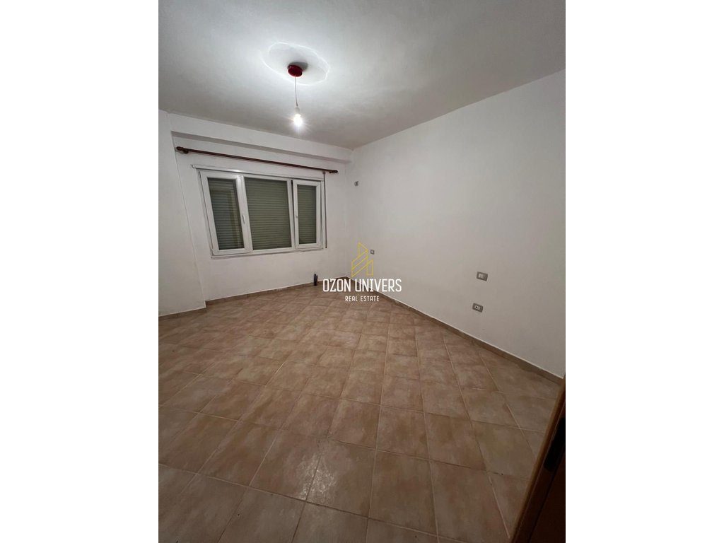 Apartament 2+1+2 me qira per banim ose biznes, në Astir pranë Oslo Bar! 3