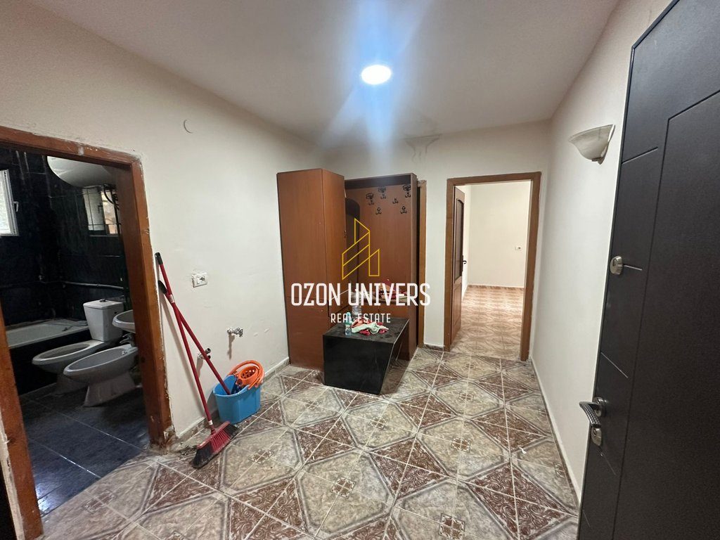 Apartament 2+1 Per Qira tek Xhamlliku! 3