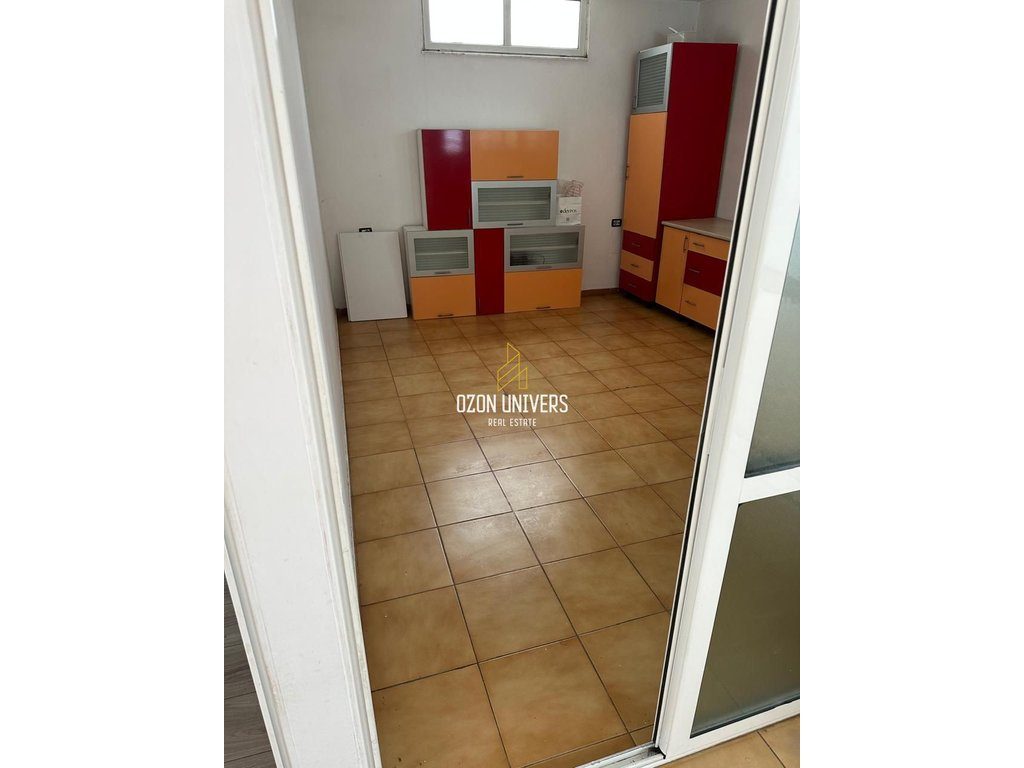 Ambient Biznesi me Qira – Tek Ish Ekspozita, Tiranë 4