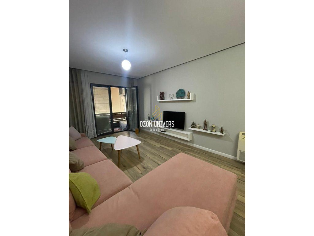 Jepet me qira apartament 2+1, Yzberisht, përballë Pallatit të Unikut! 3