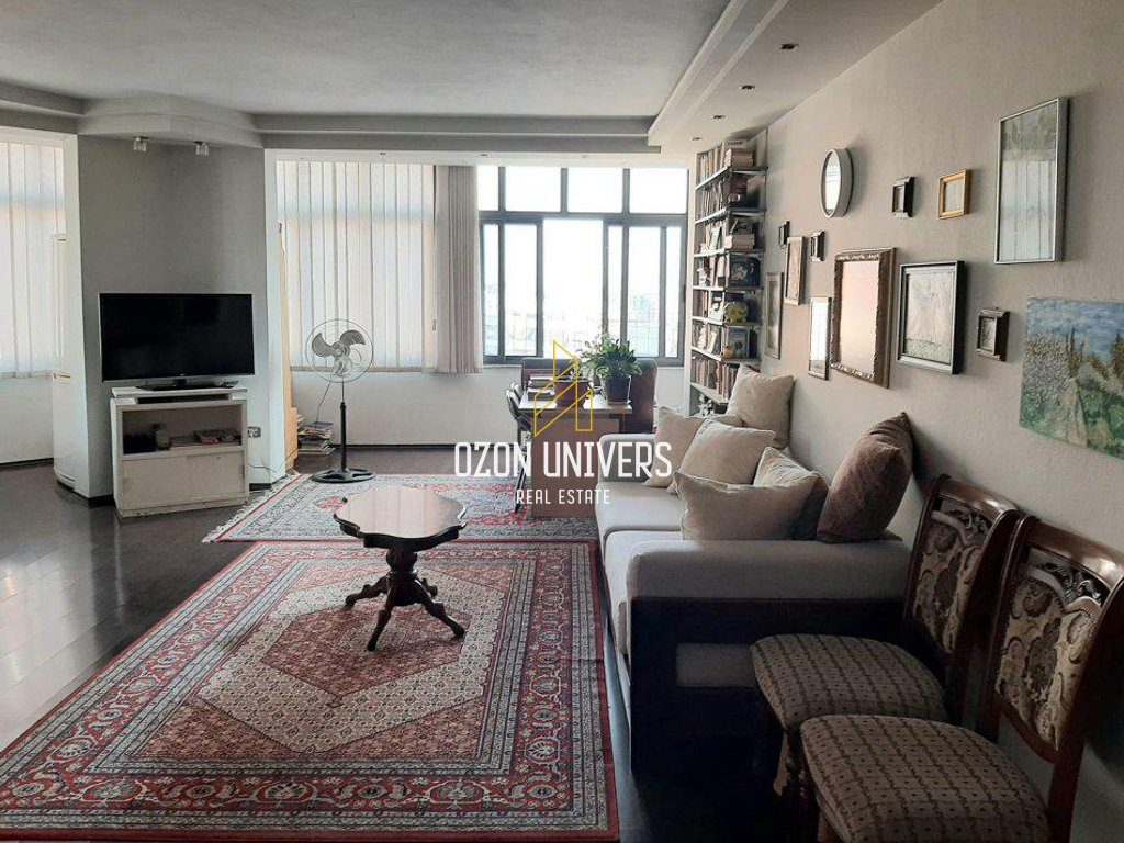 Apartament 2+1 per Qira Perballe Qendrës Kristal