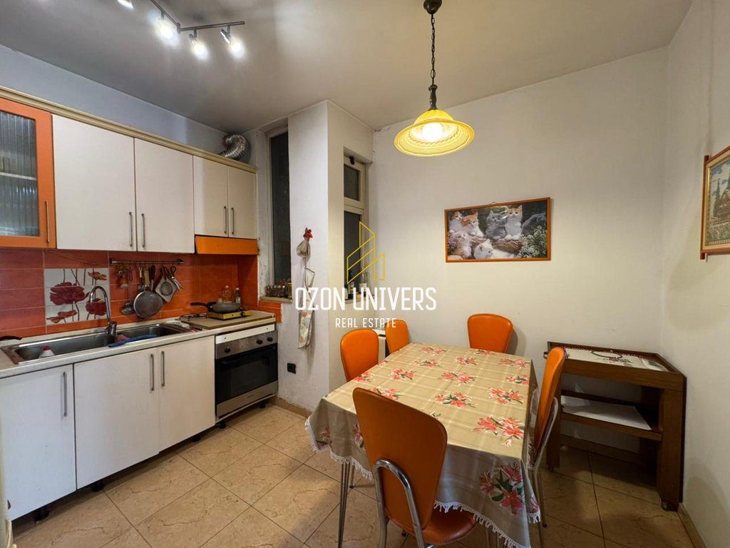 Apartament bosh 2+1+2 me qira, vetëm për biznes tek Drejtoria e Policisë, Myslym Shyr! 3
