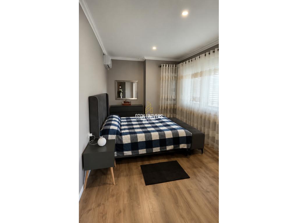 Vilë 3-katëshe për qira në Sauk të Vjetër! 4