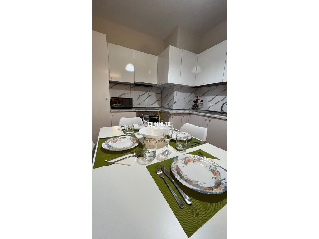 Apartament 2+1 për qira, tek Petro Nini Luarasi! 2