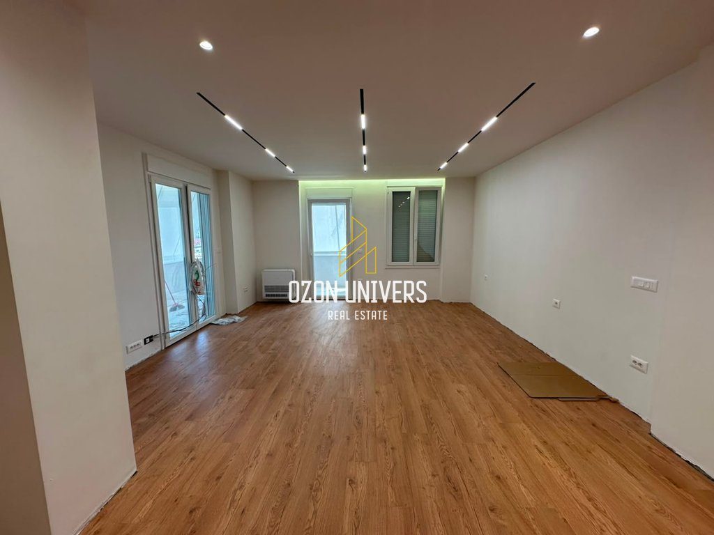 Apartament për zyra 2+1+2 për qira, Ish Ekspozita !
